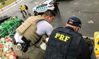 Com apoio da Policía Nacional do Uruguai, PRF e BM apreendem carreta carregada com mercadorias estrangeiras