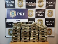 Em ação conjunta PRF e PC prendem traficante e apreendem mais de 70 quilos de maconha em São Lourenço do Sul