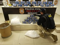 Golpe no narcotráfico: em ação conjunta PRF e PC estouram depósito, prendem seis traficantes, apreendem drogas, arma e veículos