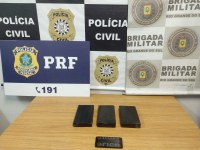 PRF, PC e BM prendem mulher com cocaína em Pelotas