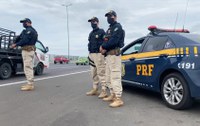 PRF orienta motoristas que pretendem viajar no carnaval