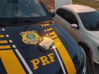 PRF prende brasileiro e uruguaio transportando cocaína em Santana do Livramento