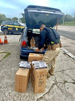 PRF prende contrabandista transportando cigarros paraguaios