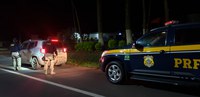 PRF prende criminoso armado e recupera carro em Vacaria