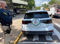 PRF prende ex-presidiário com carro roubado