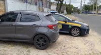 PRF prende homem atirando pedras em veículos em Porto Alegre