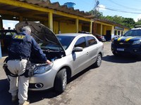 PRF prende homem com carro roubado e clonado em Eldorado do Sul