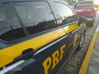 PRF prende homem que atirou 4 vezes contra uma carreta após briga de trânsito