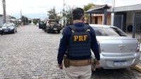 PRF prende mulher com carro obtido por fraude em Pantano Grande