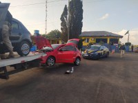 PRF prende receptador e recupera dois carros roubados e clonados