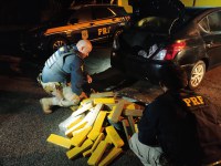 PRF prende traficante com 100 kg de maconha em carro roubado
