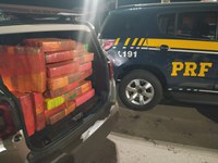 PRF prende traficante com 200 quilos de maconha em carro alugado