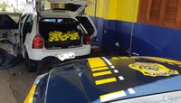 PRF prende traficantes com 15 quilos de maconha nas portas de um carro em Rosário do Sul