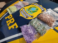 PRF prende traficantes transportando mais de dois mil comprimidos de ecstasy em Santa Maria
