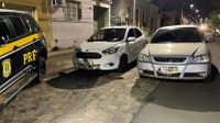 PRF prende uruguaios com dois carros furtados