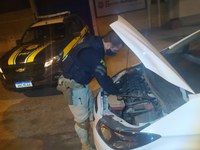 PRF recupera carro em Porto Alegre