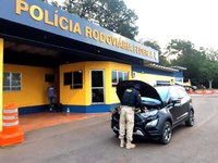 PRF recupera carro furtado e prende dois homens em Lajeado