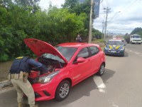 PRF recupera carro roubado em São Leopoldo