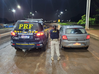 Em Ariquemes/RO, PRF recupera carro com registro de roubo/furto