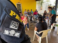 Em Porto Velho/RO, PRF e Instituto Anjos promovem atividade de conscientizaçao para motoristas