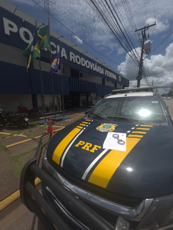 Em Rondônia, durante o primeiro final de semana do ano de 2025, PRF cumpre 6 mandados de prisão.