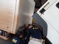 Em Ji-Paraná/RO, PRF recupera caminhão roubado em São Paulo/SP