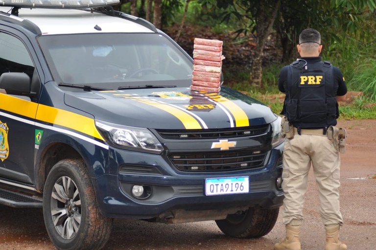 Em Nova Mamoré/RO, PRF flagra homem com 11.2 Kg de cloridrato de cocaína