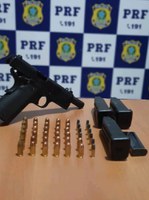 Em Ariquemes/RO, PRF apreende pistola e munições