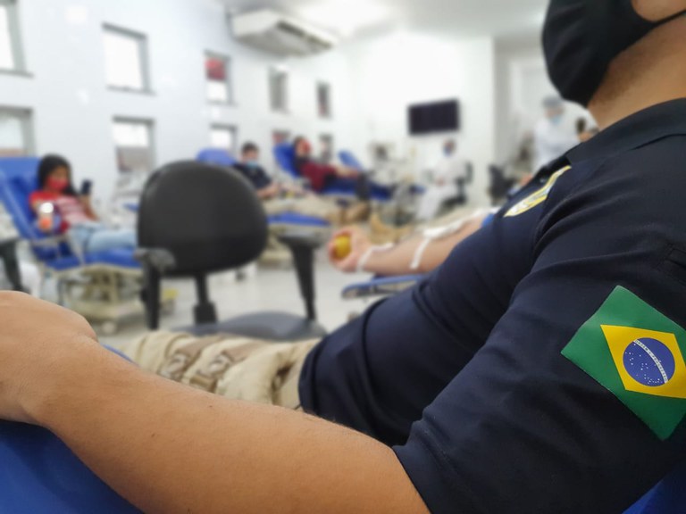 Em Porto Velho/RO, PRF participa de doação de sangue