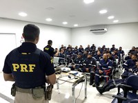 PRF realiza treinamento para condutores de veículos de emergência