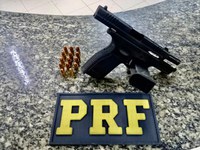 PRF apreende arma, recupera veículos e prende dois homens por embriaguez ao volante