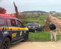 Motorista foge da fiscalização na BR-101 em Barra Velha mas é preso com carro clonado