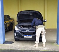 Carro furtado em Florianópolis e que circulava clonado é recuperado na BR-282 em Bom Retiro
