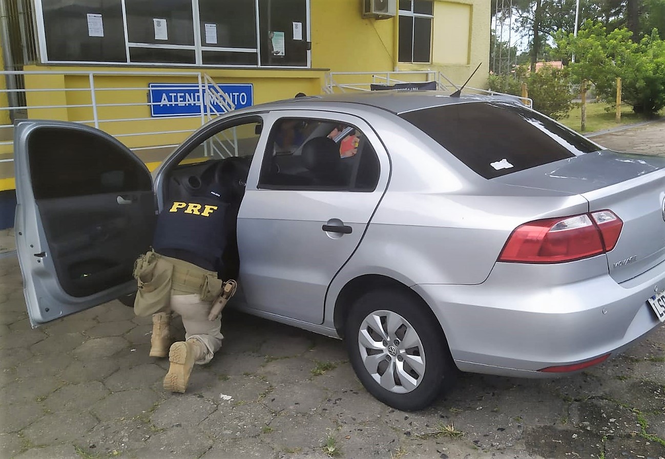 Menina retirada à força da avó é resgatada pela PRF na BR-101 em Palhoça —  Polícia Rodoviária Federal