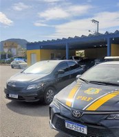 PRF recupera dois carros roubados em menos de quatro horas na BR-101 em Itapema