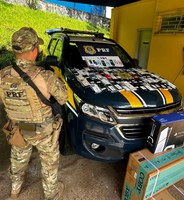 PRF localiza celulares escondidos em compartimentos secretos de carro na BR-282 em Pinhalzinho