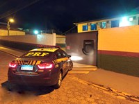 PRF prende homem procurado por tráfico de drogas, porte de arma e lesão corporal na BR 280 em Rio Negrinho