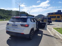 Automóvel roubado no Rio de Janeiro é recuperado em Itapema