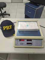 PRF apreende cocaína e dinheiro proveniente do tráfico na BR 101 em Tubarão