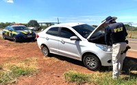 PRF recupera veículo roubado e que rodava clonado na BR 163 em Dionísio Cerqueira