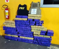 Ação conjunta PRF e PM prende quadrilha com 455 kg de maconha na BR 101 em Joinville