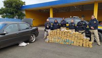 PRF apreende mais de 300 kg de maconha em automóvel na BR 282 em Lages