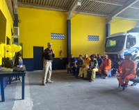 Maio Amarelo: PRF realiza palestra educativa em Piçarras