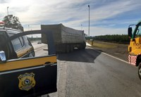 PRF flagra quase 11 toneladas de excesso em apenas um caminhão na BR 116 em Lages
