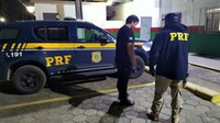 PRF prende homem procurado por estupro de vulnerável na BR 282 em Lages