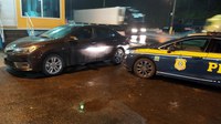 PRF recupera veículo roubado e que circulava clonado na BR 101 em Barra Velha