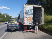 Na Fernão Dias, PRF recupera caminhão furtado em Belo Horizonte
