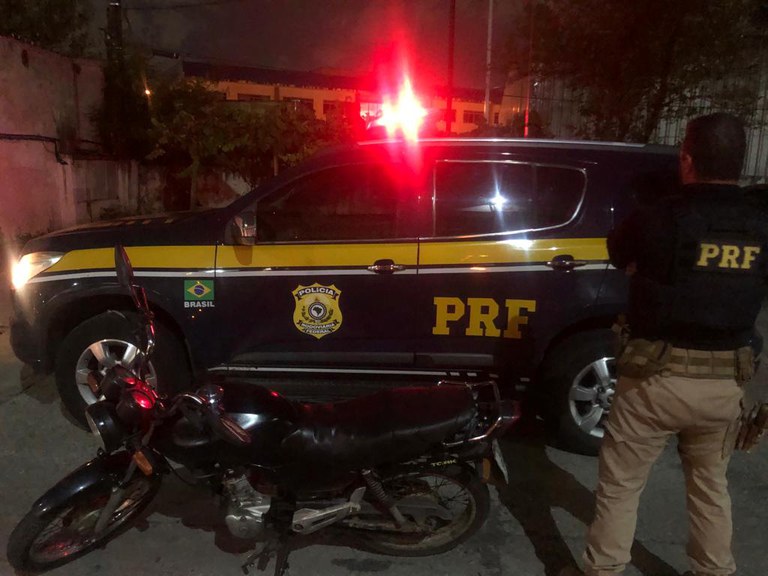 PRF apreende motocicleta adulterada na Rodovia Régis Bittencourt