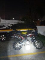 PRF apreende motocicleta com adulteração de sinais identificadores em São Lourenço da Serra