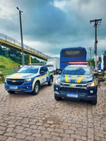 PRF e ANTT flagram irregularidades no transporte de passageiros em ônibus clandestinos na Fernão Dias